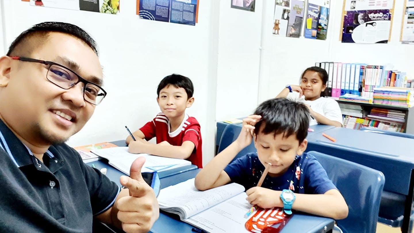Salik Tuition classroom moment 10