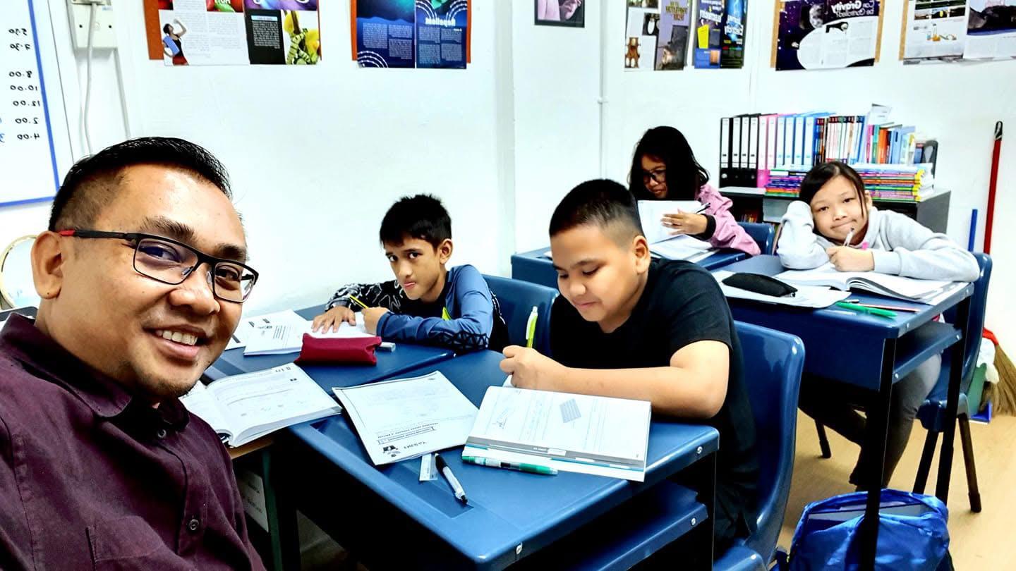 Salik Tuition classroom moment 12